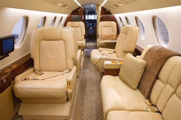 Falcon 20 Interno 2