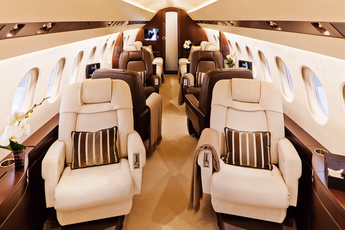 Falcon 900 EASy Interno 2