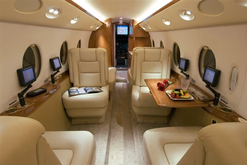 Gulfstream G-150 Interno 2