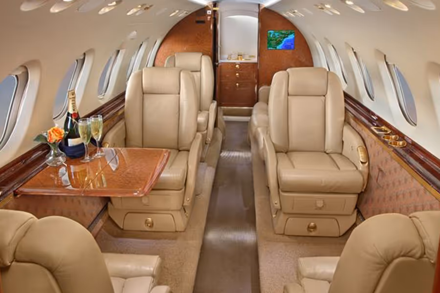 Hawker 750 Interno 2