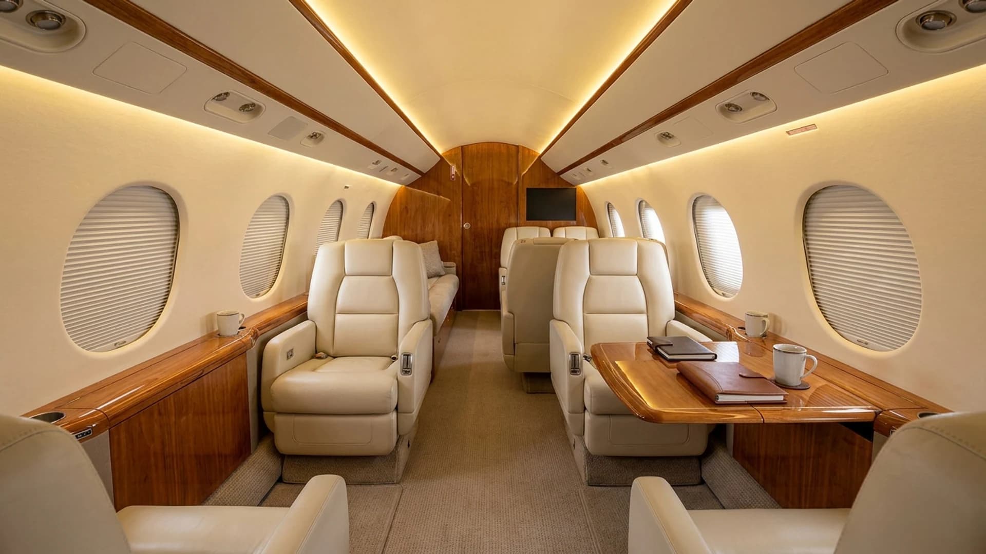 Gulfstream G-100 Layout Cabina 3