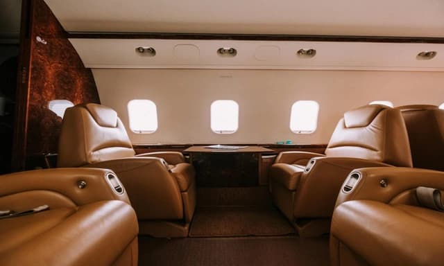 Challenger 300 view 8