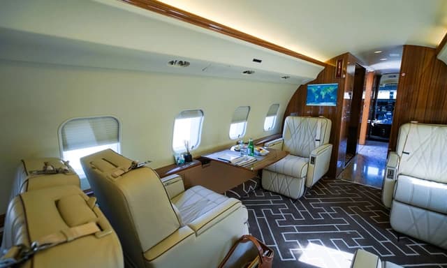 Global Express Cockpit 4