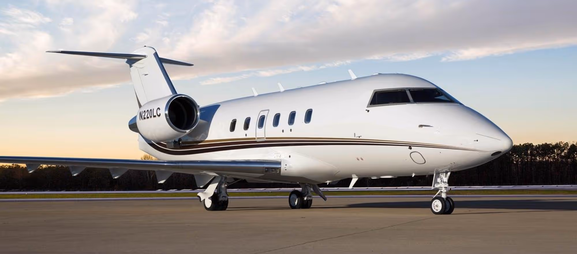 Challenger 601 private jet exterior