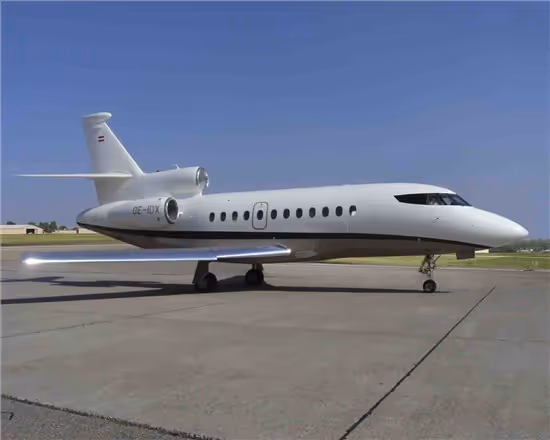 Private jet Falcon 900DX