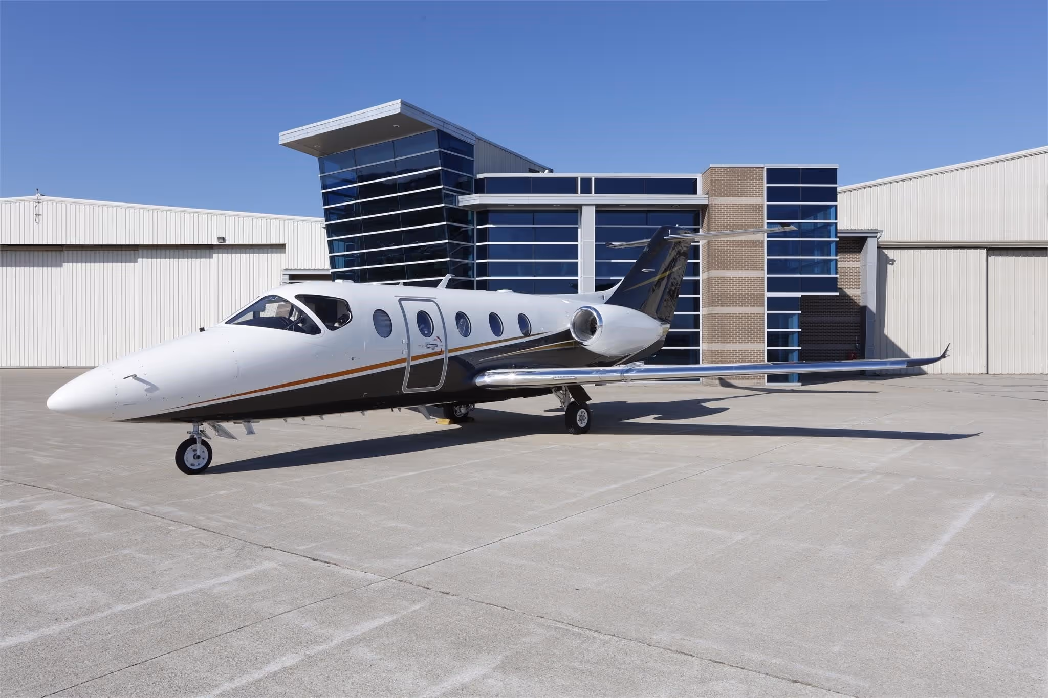 Nextant 400 private jet exterior