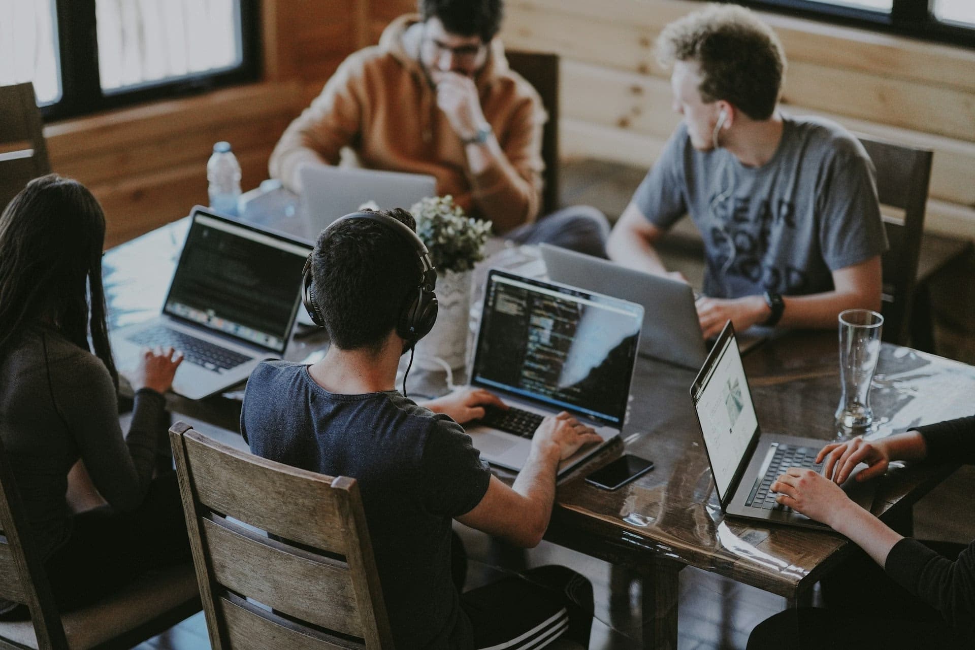 Team working in private aviation — careers at Flyius