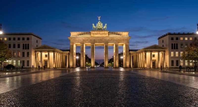 Private jet charter to Berlin — fly from Londres