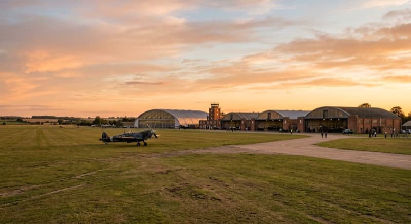 Jet privato sul piazzale a Duxford