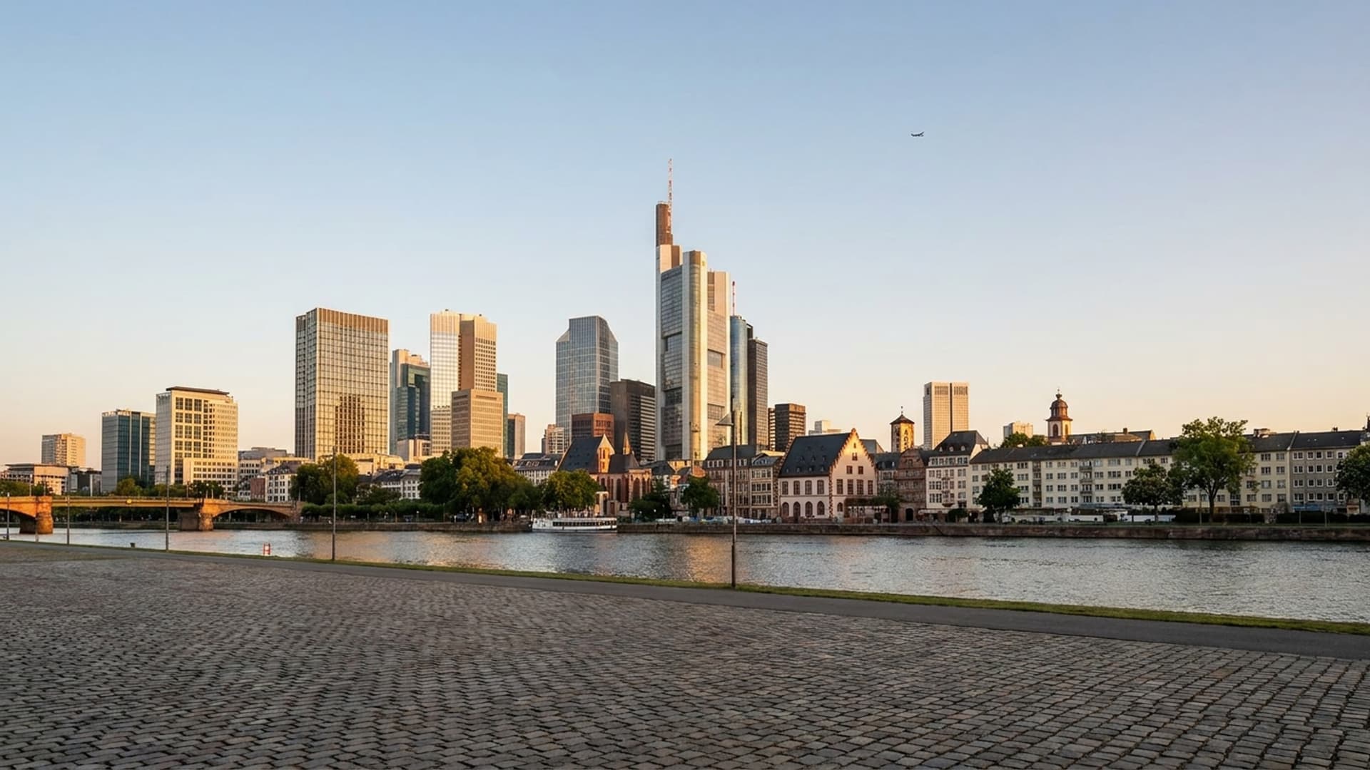 Frankfurt private jet aviation hub
