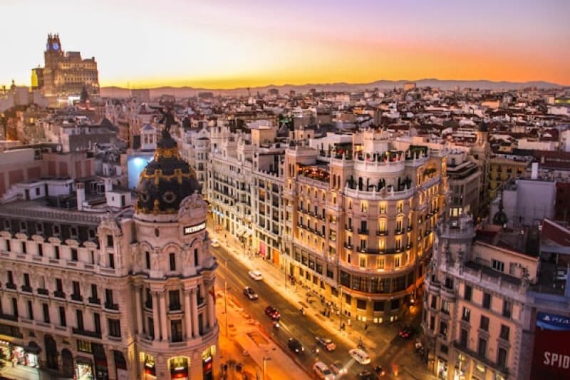 Private jet charter to Madrid — fly from Londra