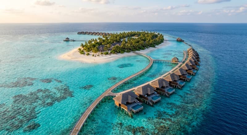 Private jet charter to Maldives — fly from Dubaï