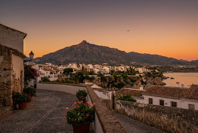 Private jet charter to Marbella — fly from Londra