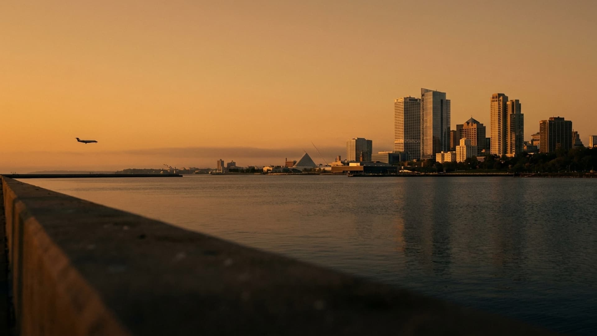 Milwaukee private jet aviation hub