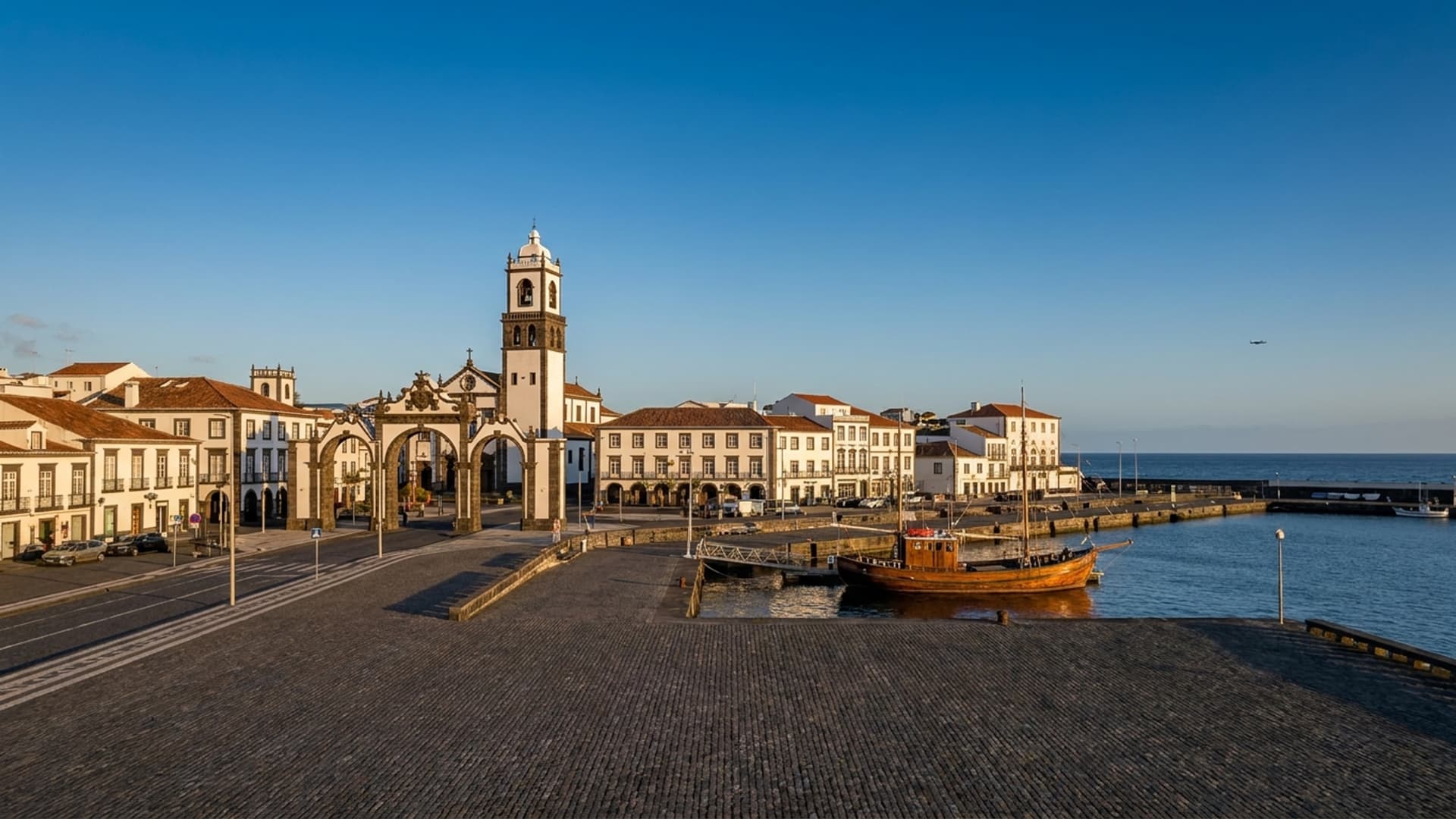 Jet privado en Ponta Delgada–João Paulo II