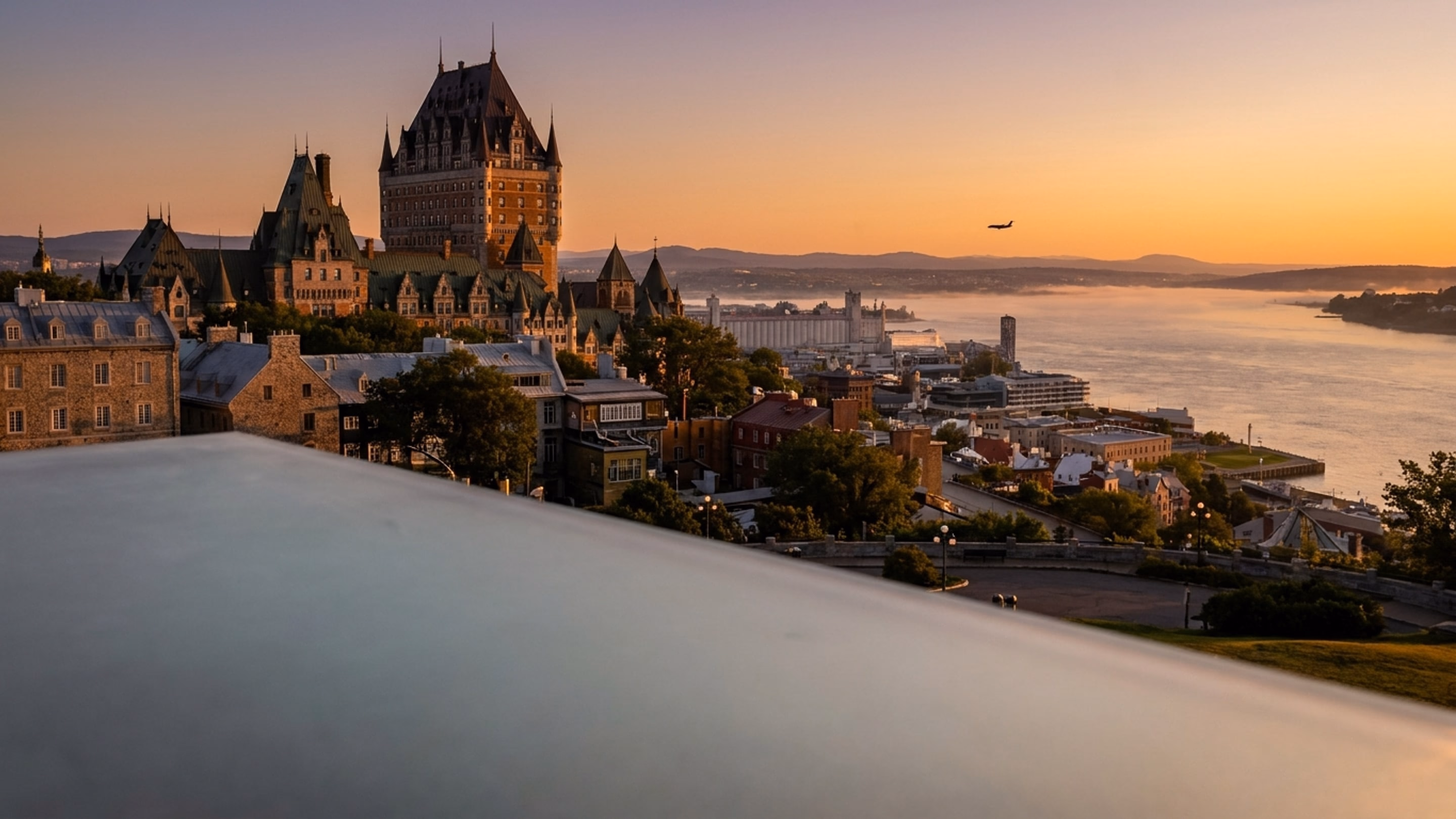 Private jet at Québec City Jean Lesage