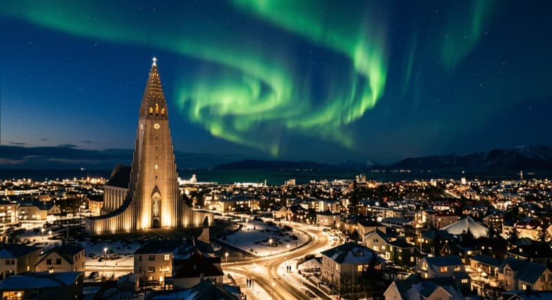 Private jet charter to Reykjavik — fly from Londres