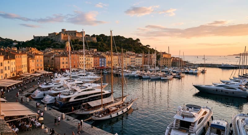 Jet privé vers Saint-Tropez — réservez votre vol