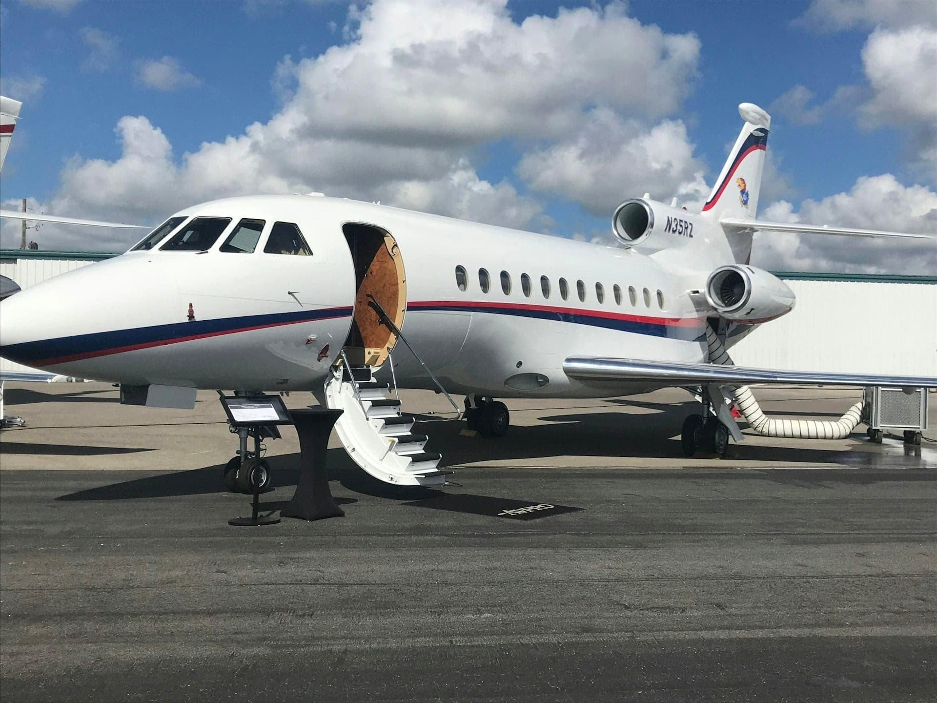 Flyius private jet charter